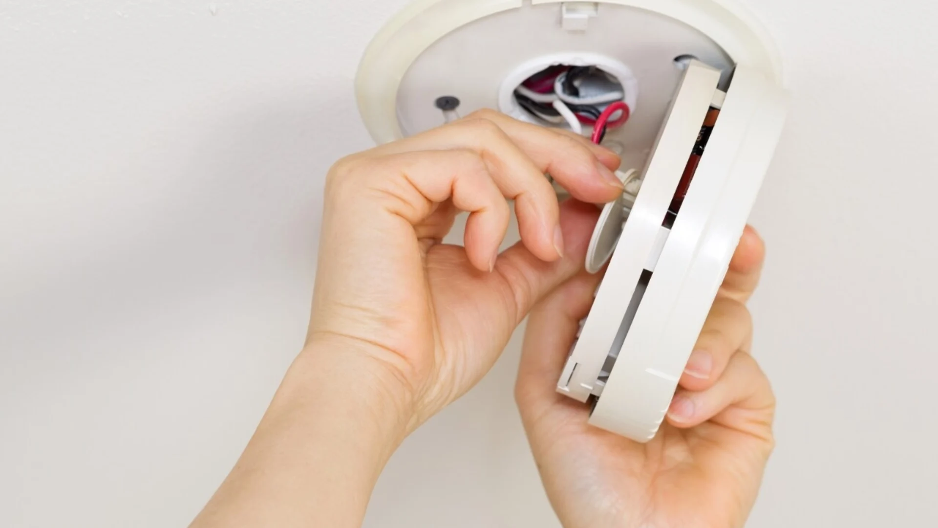 Smoke alarms wiring and installation (2)