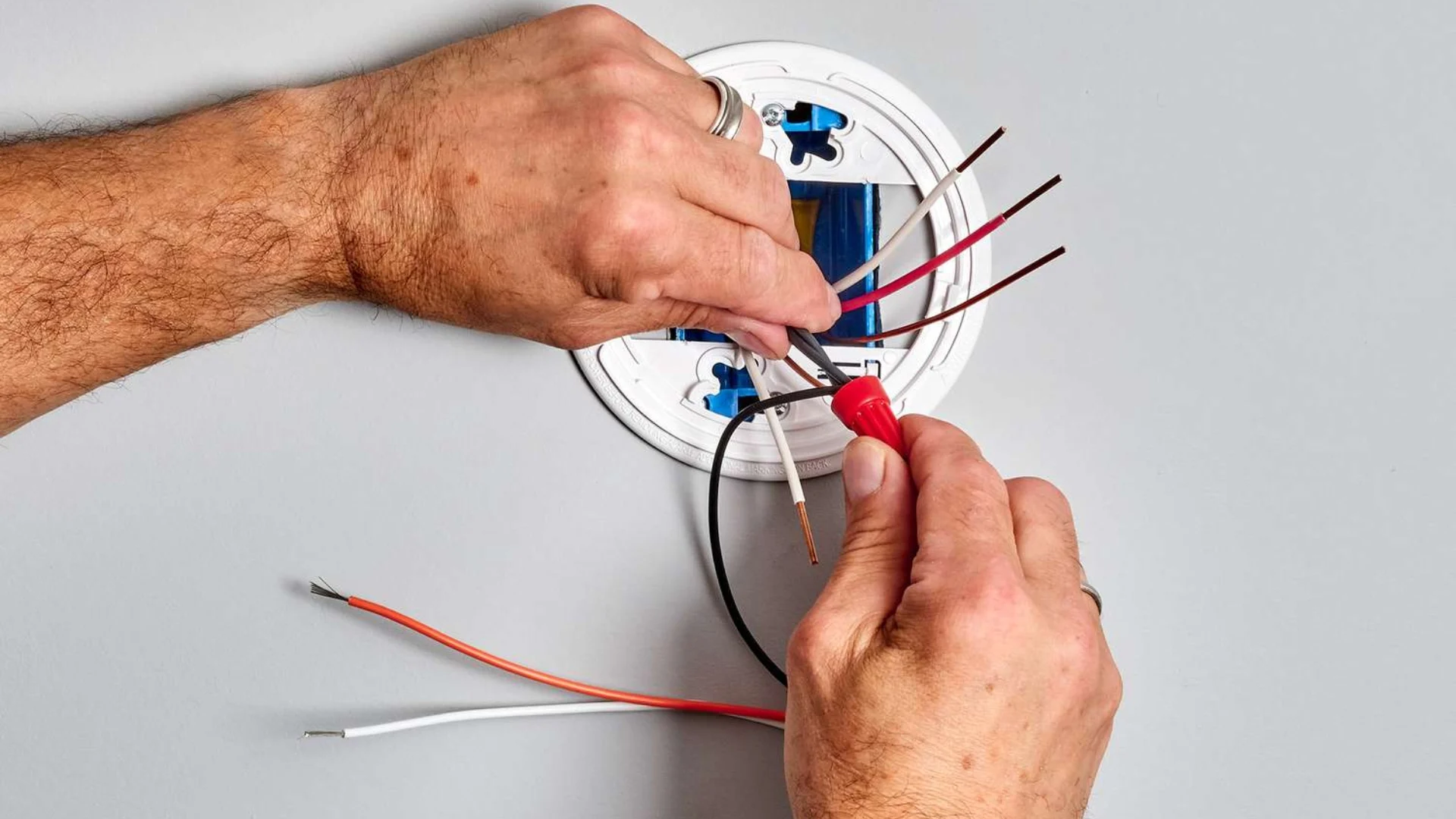 Smoke alarms wiring and installation (4)